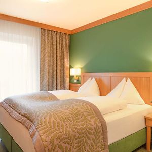 Comfort Zimmer mit Kingsize-Bett
